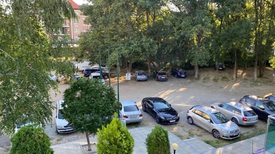 Hotel L&B- Free Parking Солнечный берег Экстерьер фото