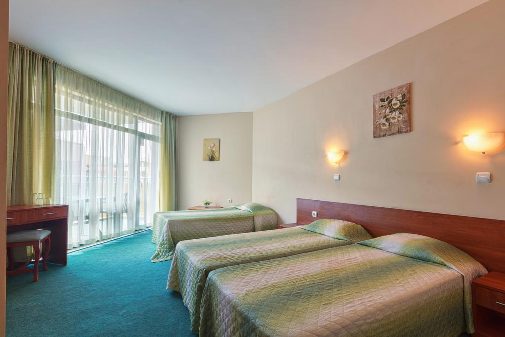 Hotel L&B- Free Parking Солнечный берег Экстерьер фото