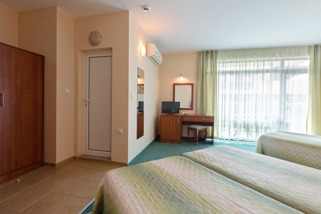 Hotel L&B- Free Parking Солнечный берег Экстерьер фото