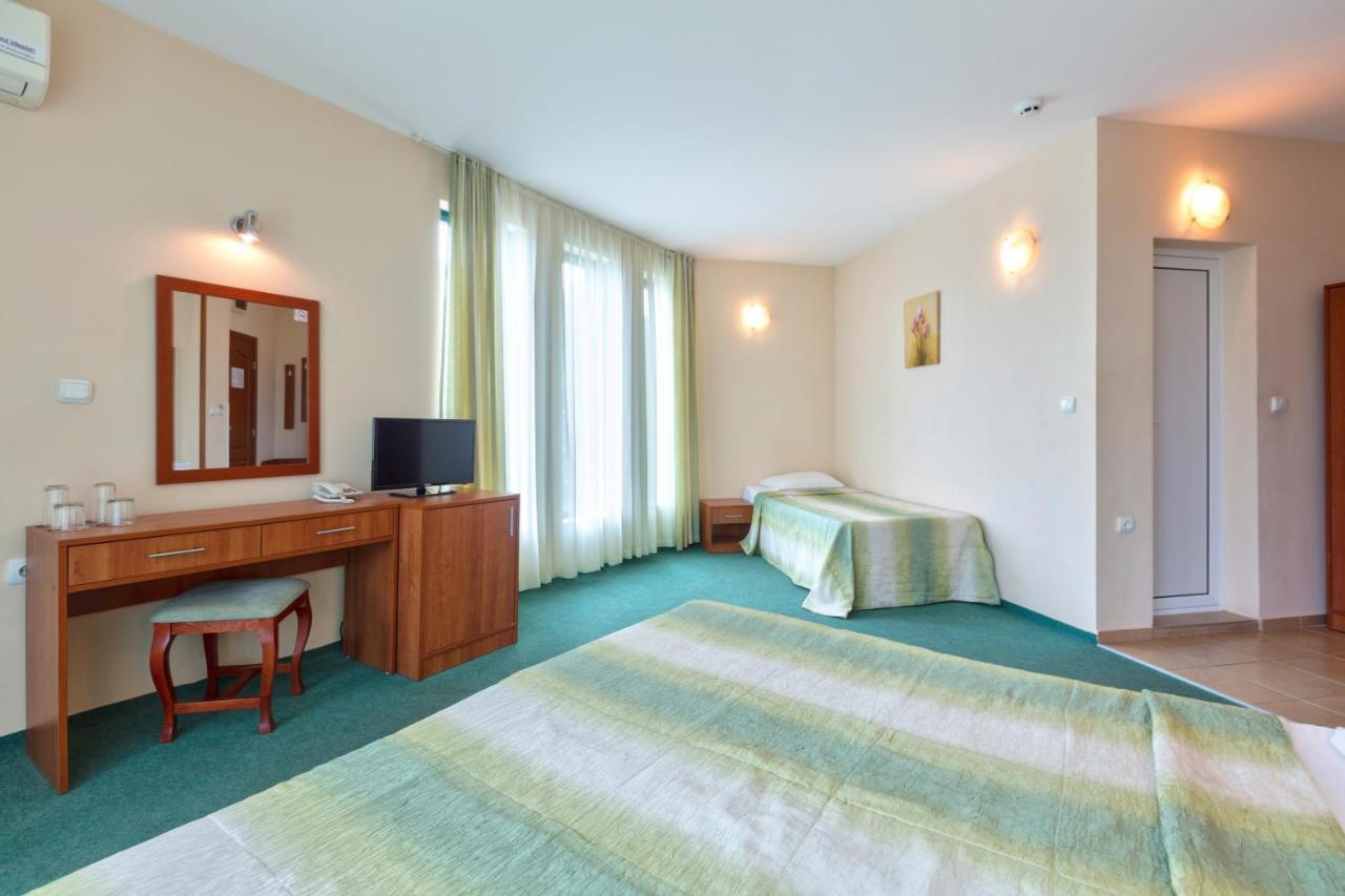 Hotel L&B- Free Parking Солнечный берег Экстерьер фото